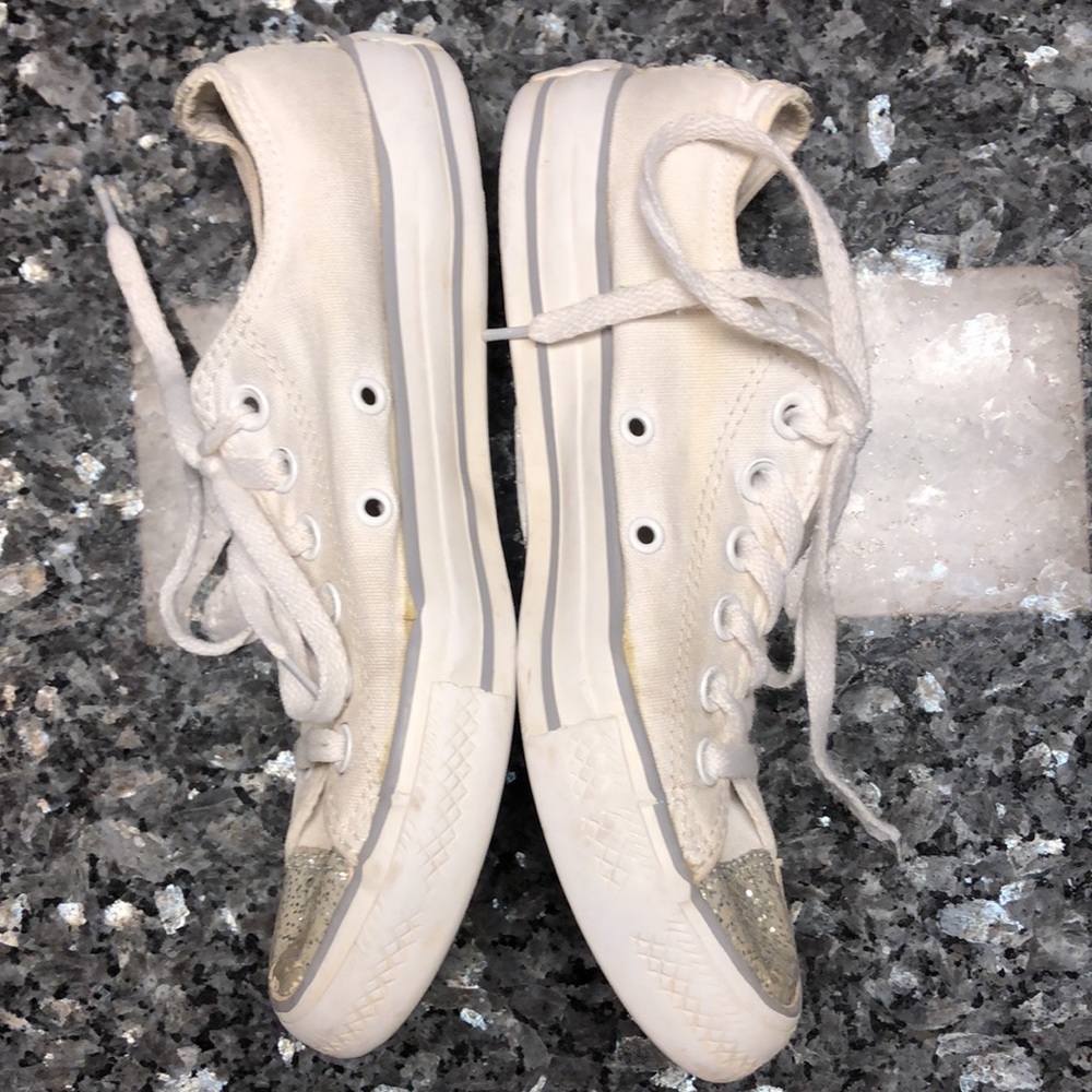 Converse All-Star Chuck Taylor Lo Glitter Toe Sneakers - Picture 5 of 17